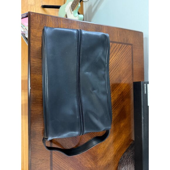 Dockers Mens Black Synthetic Leather Toiletry/Shoe Bag With Handle & Ventilation - Picture 1 of 8